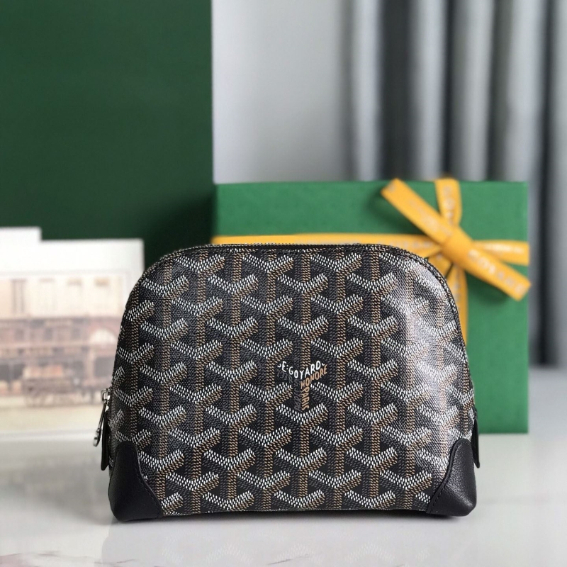Go*ard clutch bags